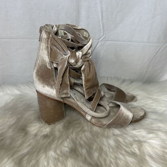 Jeffrey Campbell Faustina Cream Velvet Strappy Heels Sz 8 - Picture 5 of 7